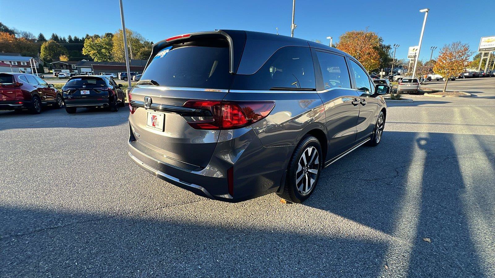 Certified 2025 Honda Odyssey EX-L image 4