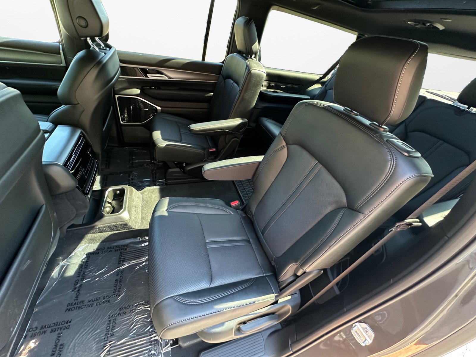 New 2026 Jeep Grand Wagoneer L Limited w/ Premium Group II AWD/4WD image 17