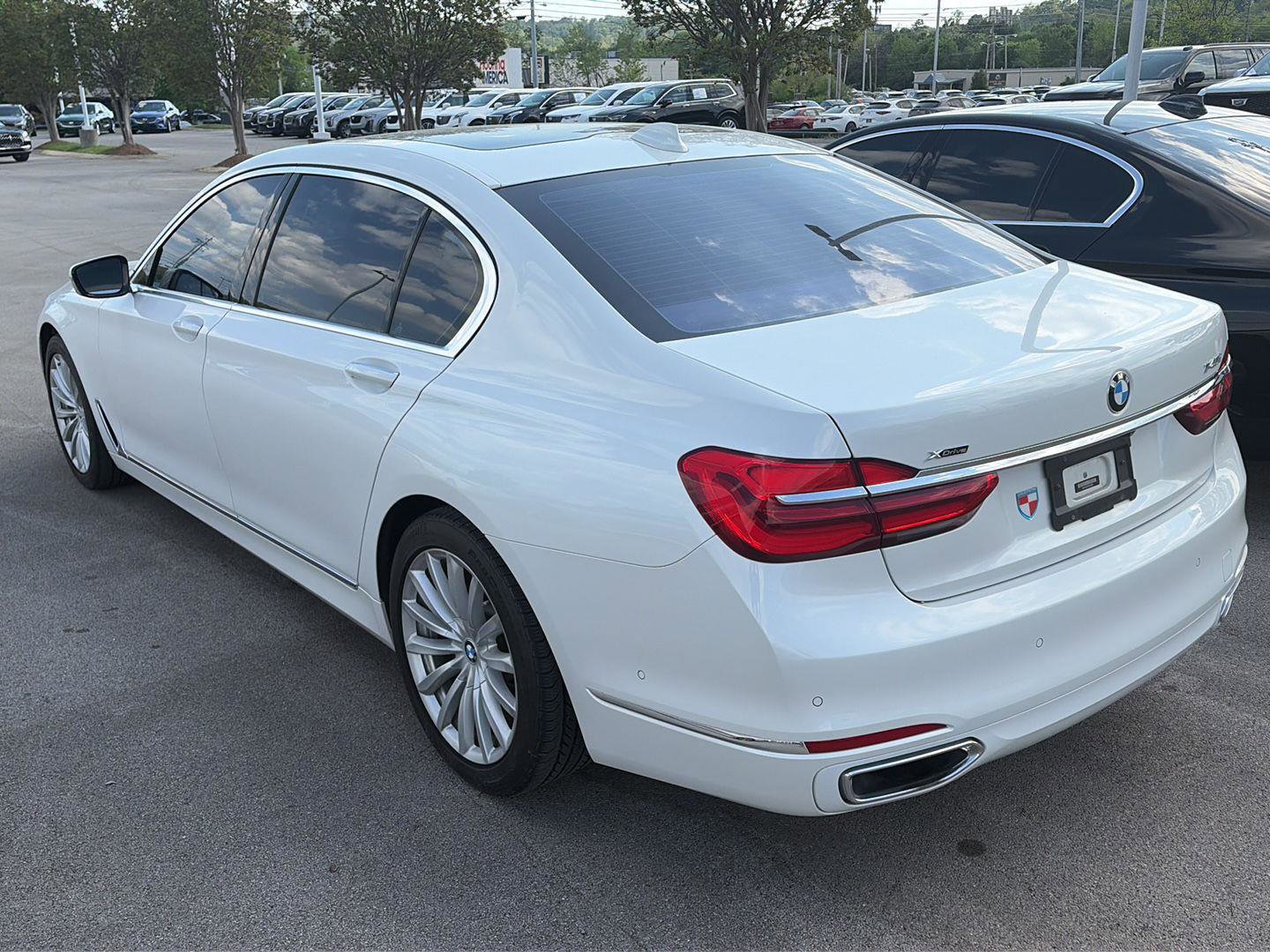 Used 2018 BMW 740i xDrive AWD/4WD image 7
