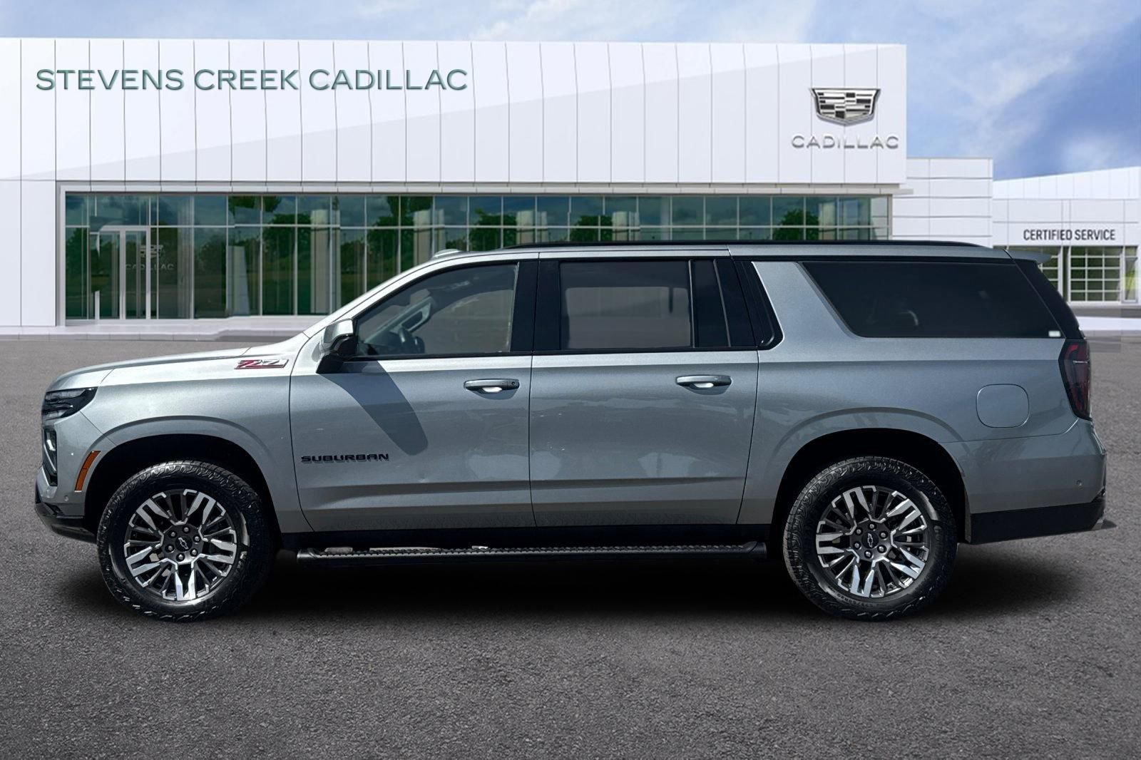 Used 2025 Chevrolet Suburban Z71 AWD/4WD image 6