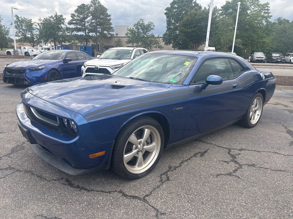 Used 2010 Dodge Challenger R/T RWD image 3