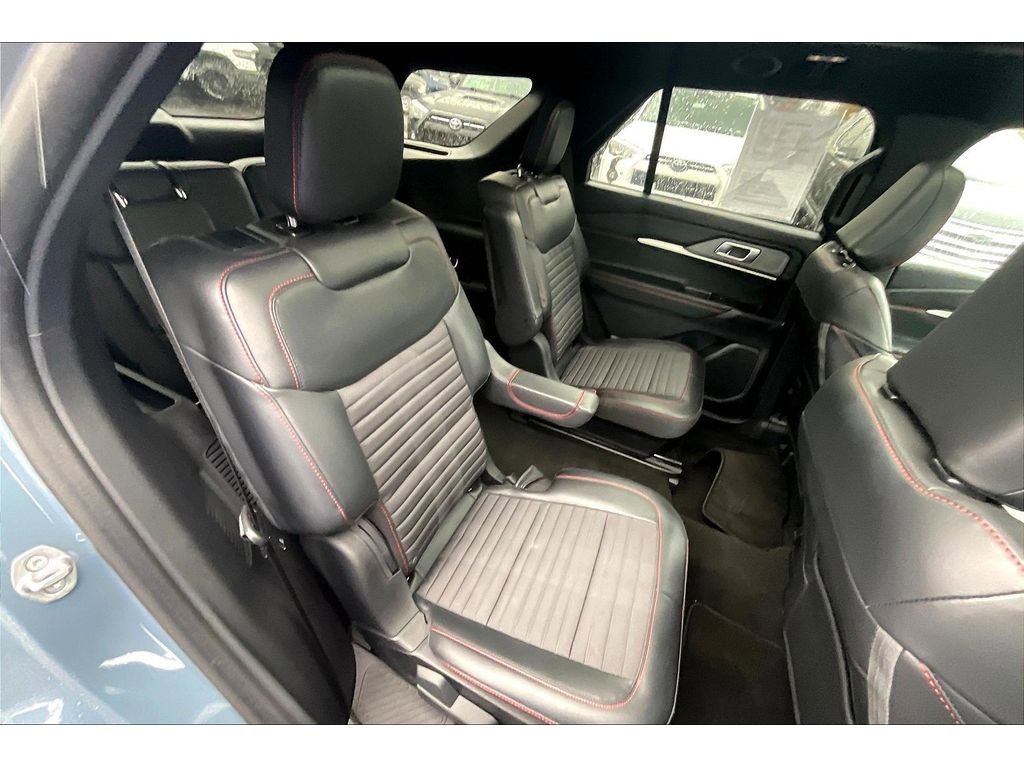 Used 2025 Ford Explorer ST-Line image 27