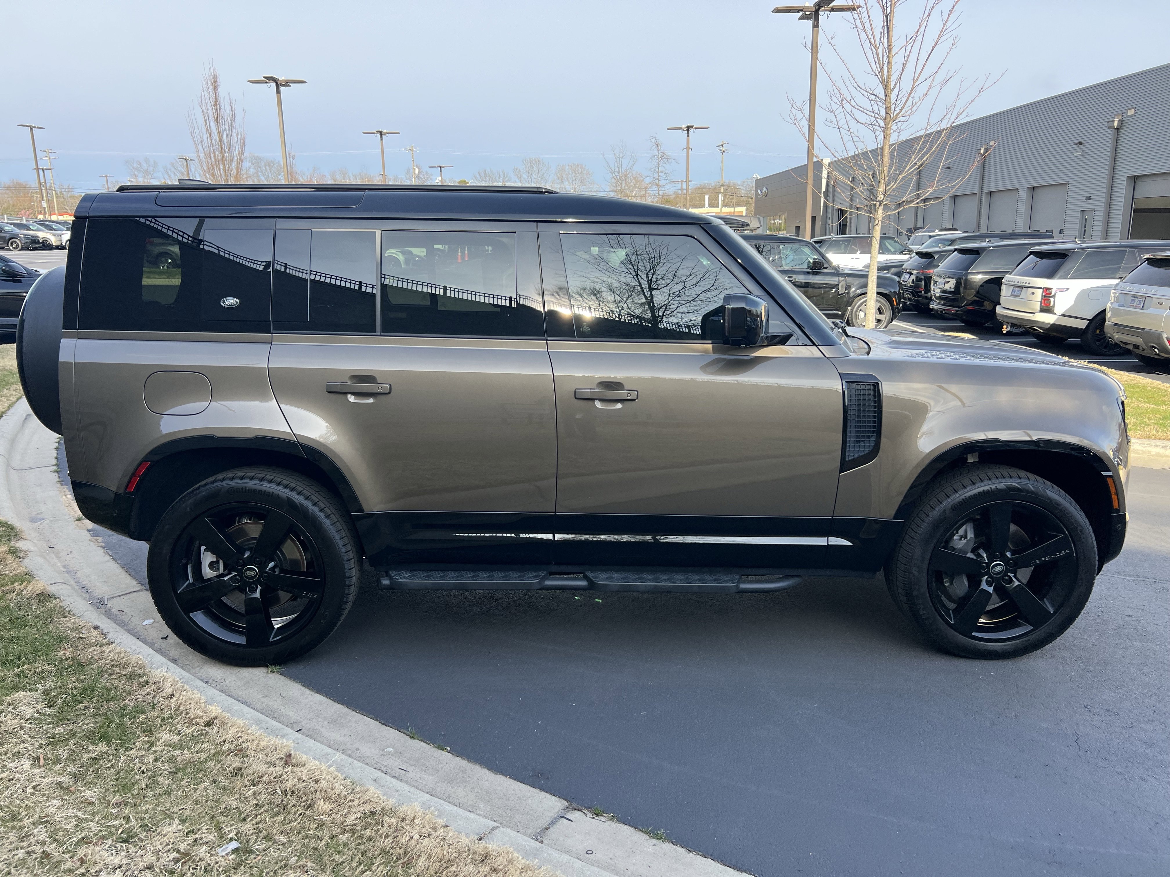 Certified 2024 Land Rover Defender 110 X-Dynamic SE image 8