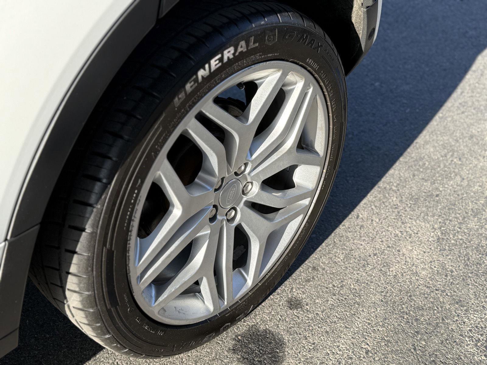 Used 2017 Land Rover Range Rover Evoque HSE Dynamic image 11