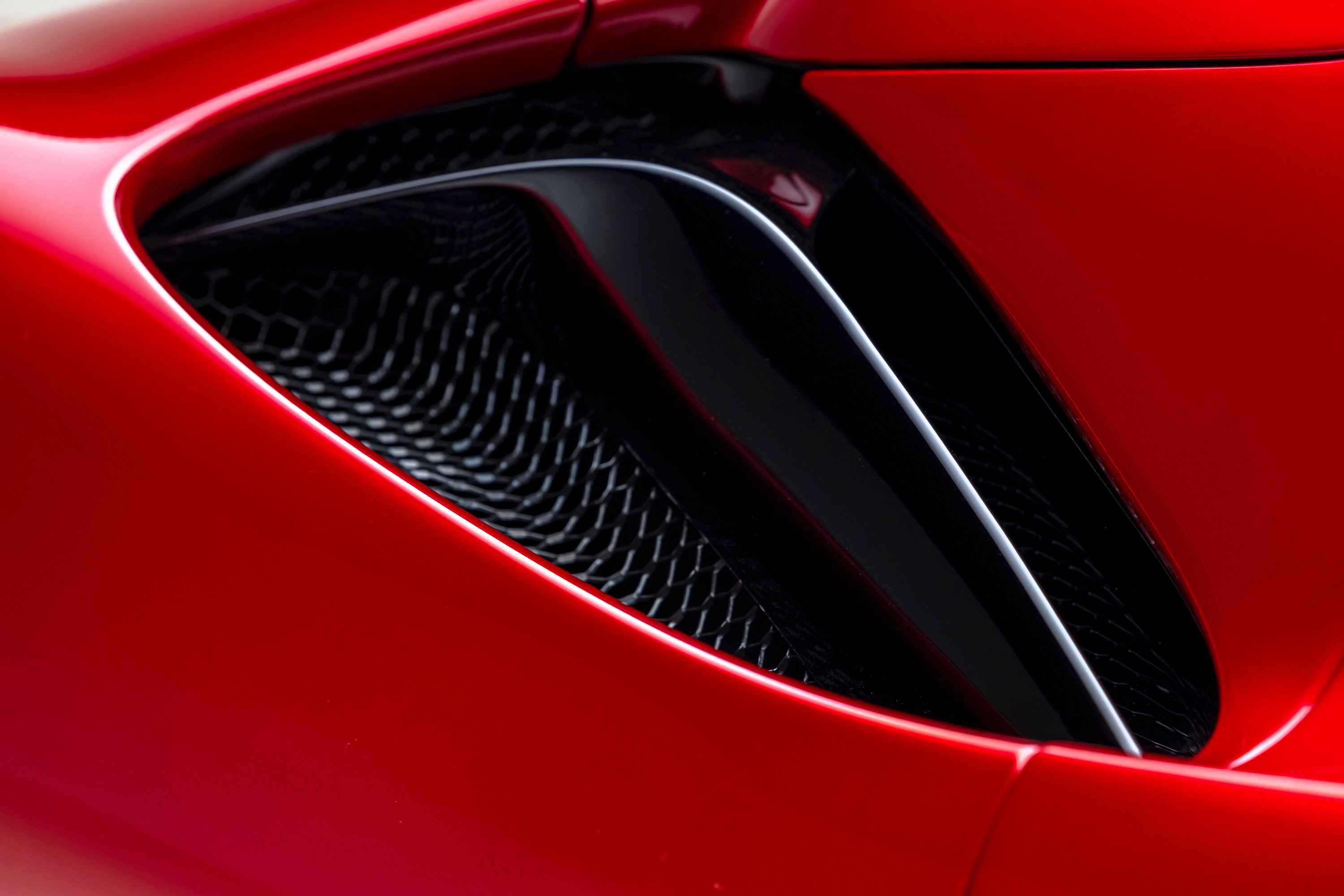 Certified 2025 Ferrari SF90 Spider AWD/4WD image 18