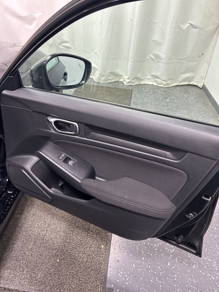 Used 2025 Honda Civic Sport image 26