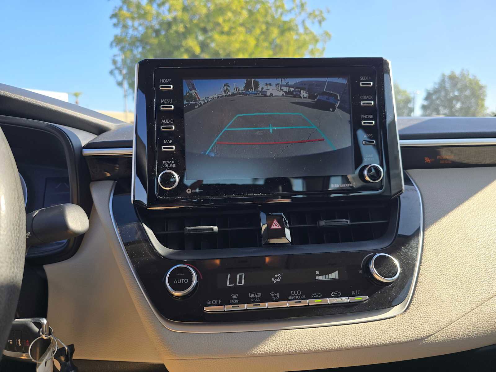 Used 2021 Toyota Corolla LE image 28