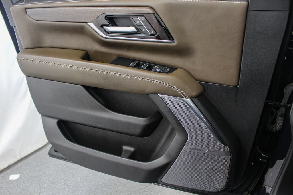 Used 2025 GMC Yukon XL Denali Ultimate AWD/4WD image 19