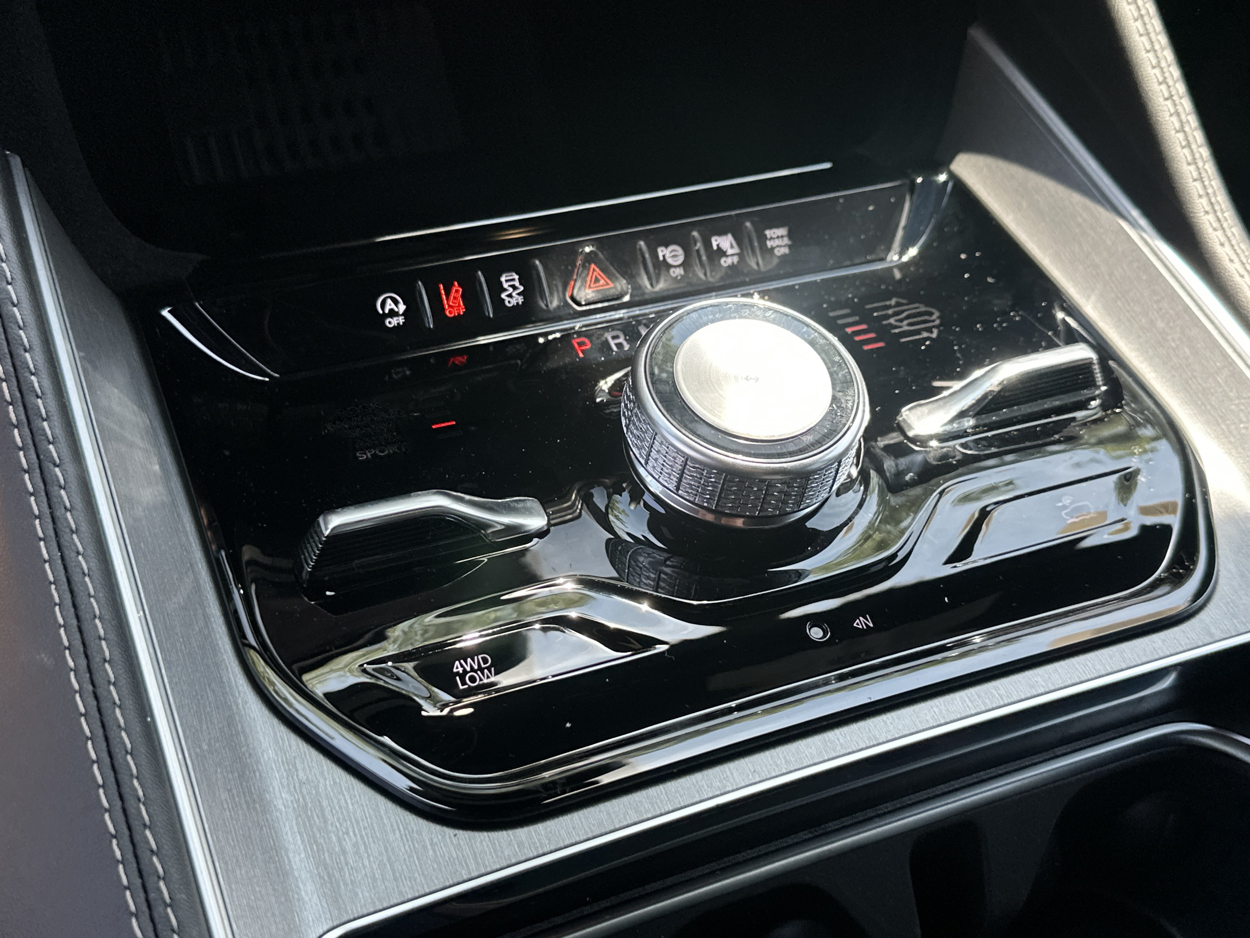 New 2026 Jeep Grand Wagoneer Limited AWD/4WD image 4