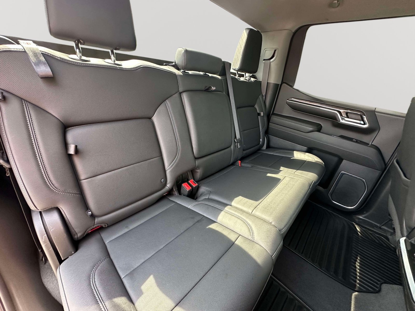 Used 2023 Chevrolet Silverado 1500 LTZ AWD/4WD image 28