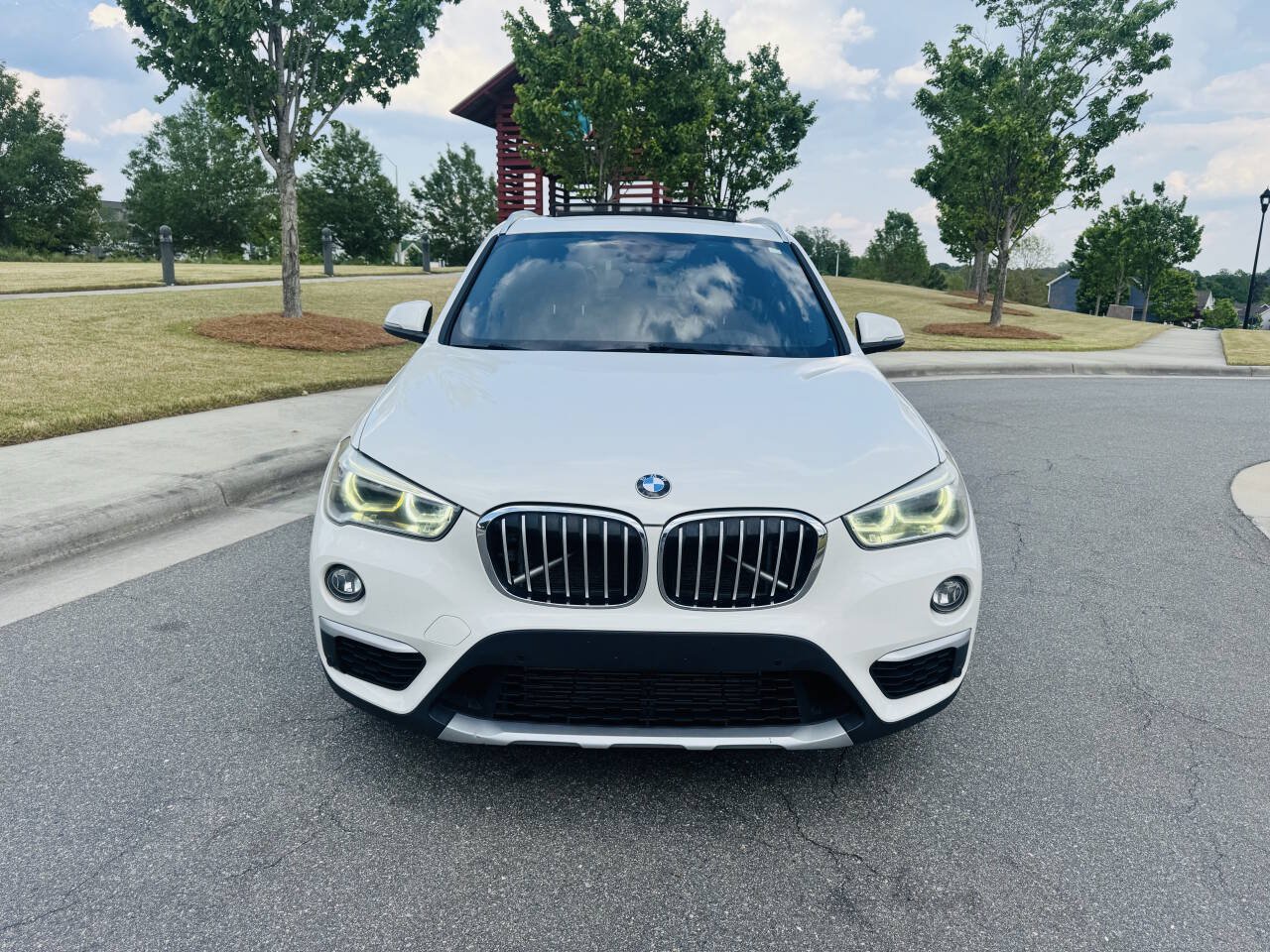 Used 2017 BMW X1 xDrive28i w/ Premium Package AWD/4WD image 9