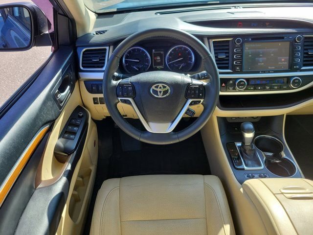 Used 2019 Toyota Highlander Limited FWD image 17