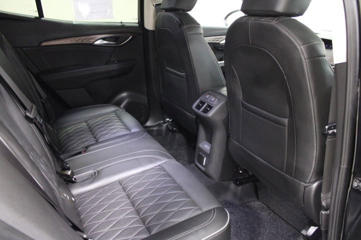 Used 2023 Buick Envision Avenir image 31