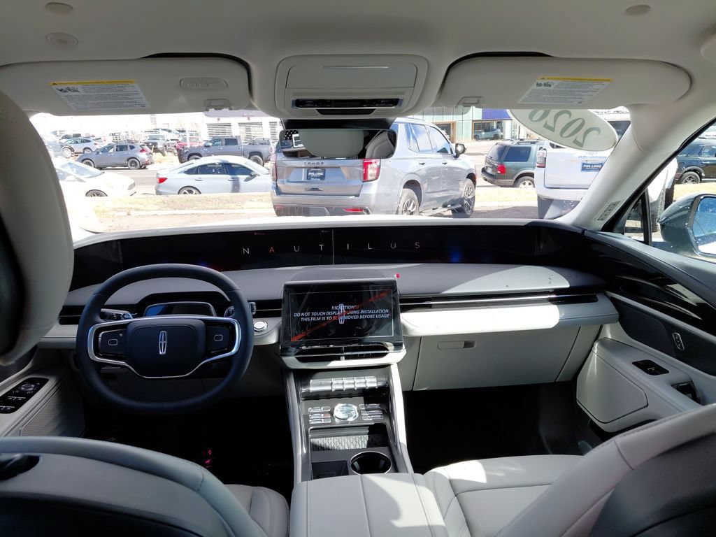 New 2026 Lincoln Nautilus Premier AWD/4WD image 17