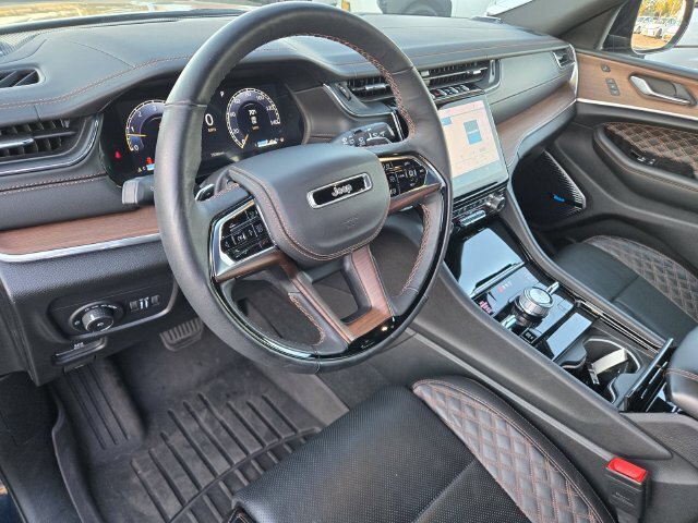 Used 2024 Jeep Grand Cherokee Summit w/ Adv Protech Group IV AWD/4WD image 12