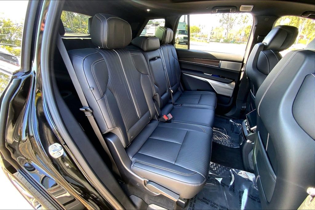 New 2026 Cadillac Vistiq Sport image 30