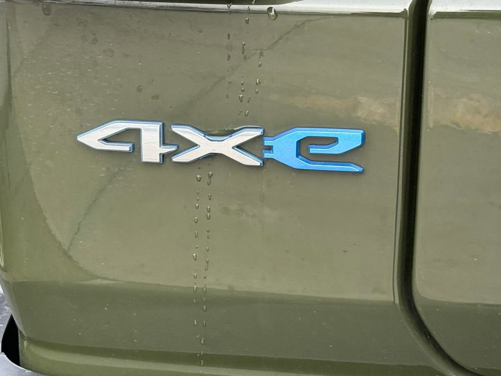 Used 2023 Jeep Wrangler Unlimited Sahara w/ Safety Group image 9