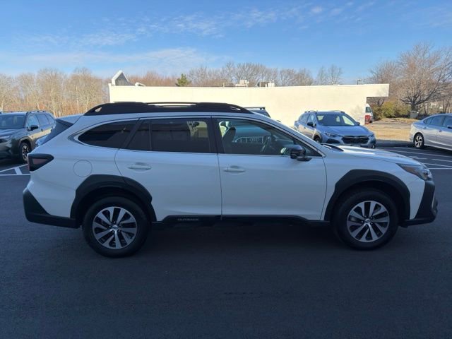 Used 2025 Subaru Outback Premium image 4