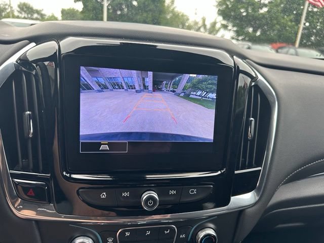 Used 2023 Chevrolet Traverse LT FWD image 17