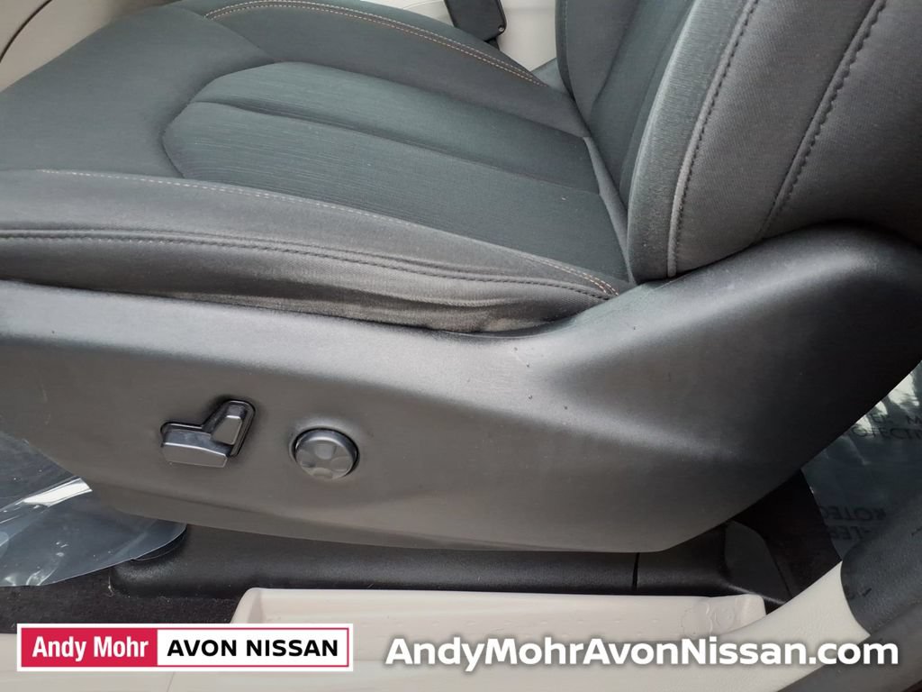 Used 2019 Chrysler Pacifica Touring Plus w/ Advanced Safetytec Group FWD image 14