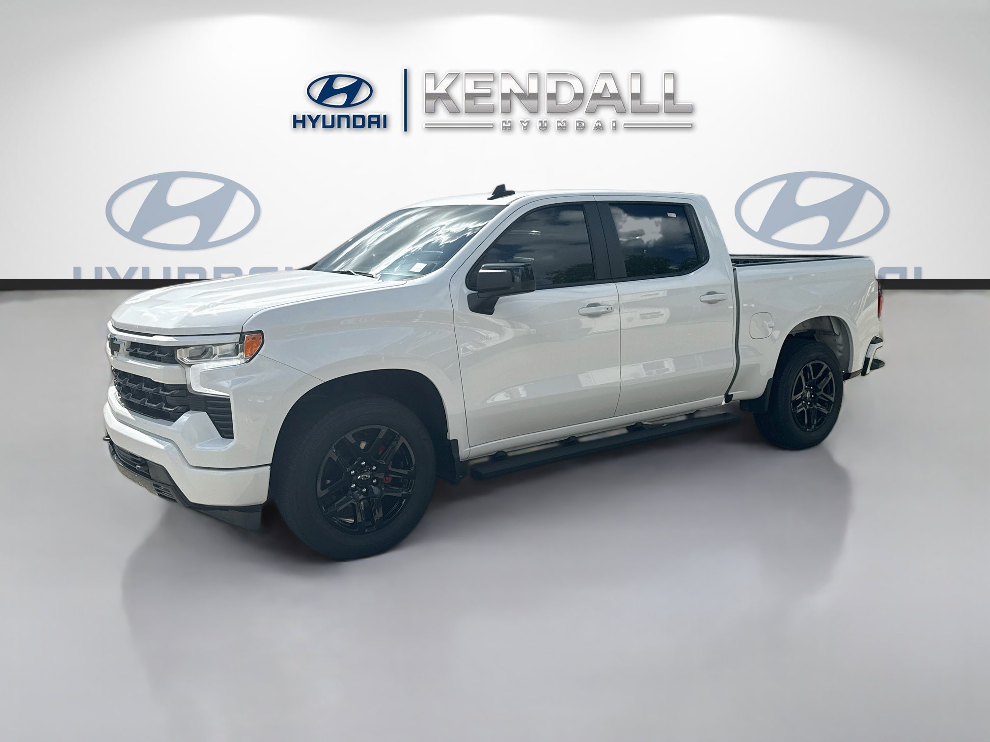 Used 2025 Chevrolet Silverado 1500 RST RWD image 3