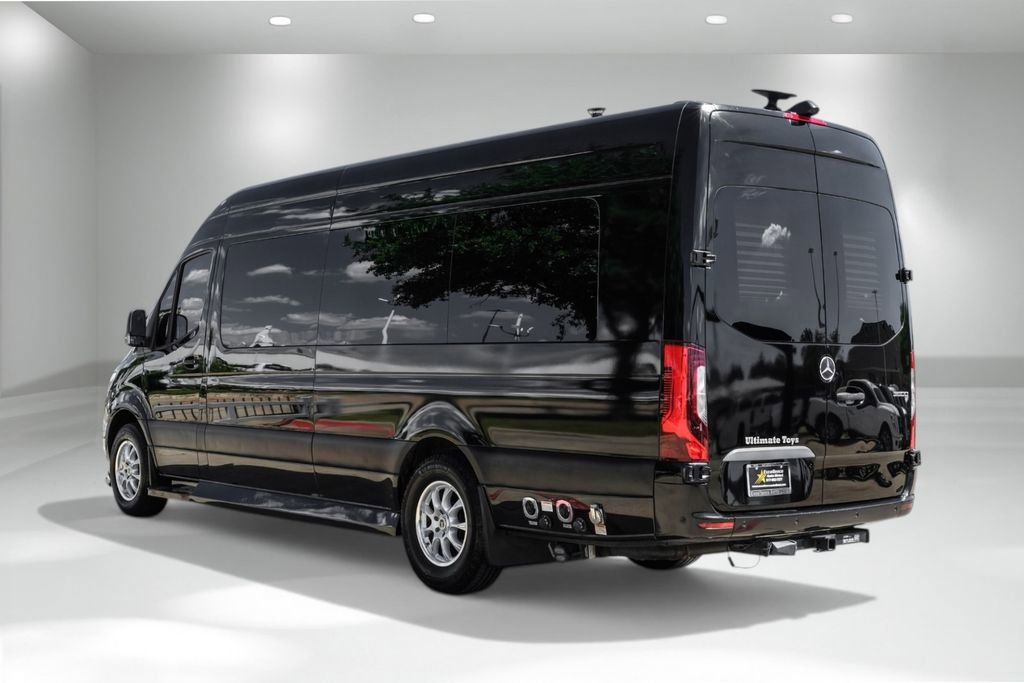 Used 2020 Mercedes-Benz Sprinter 3500 w/ Windows All Around Package image 8