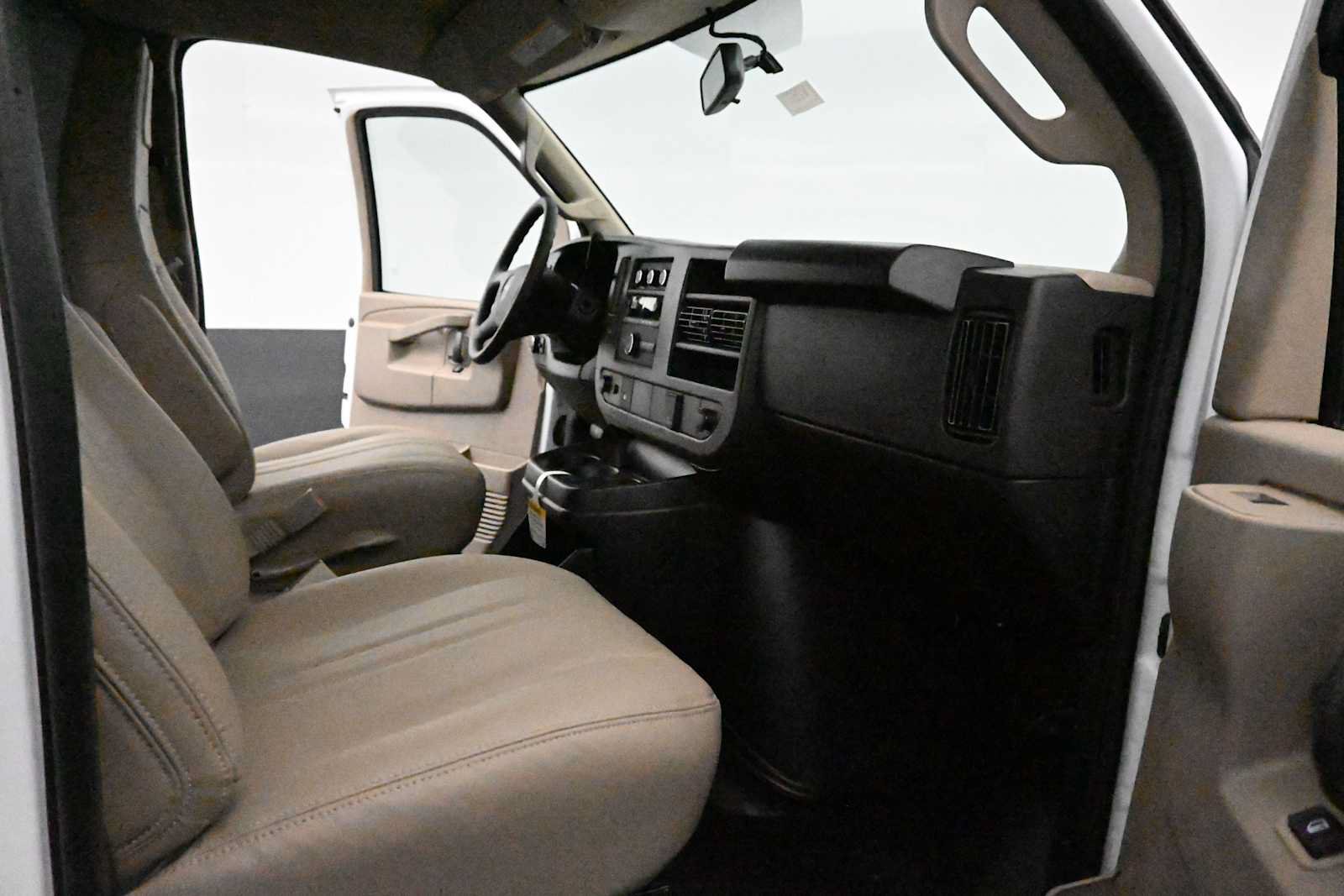 New 2026 GMC Savana 3500 Extended RWD image 12