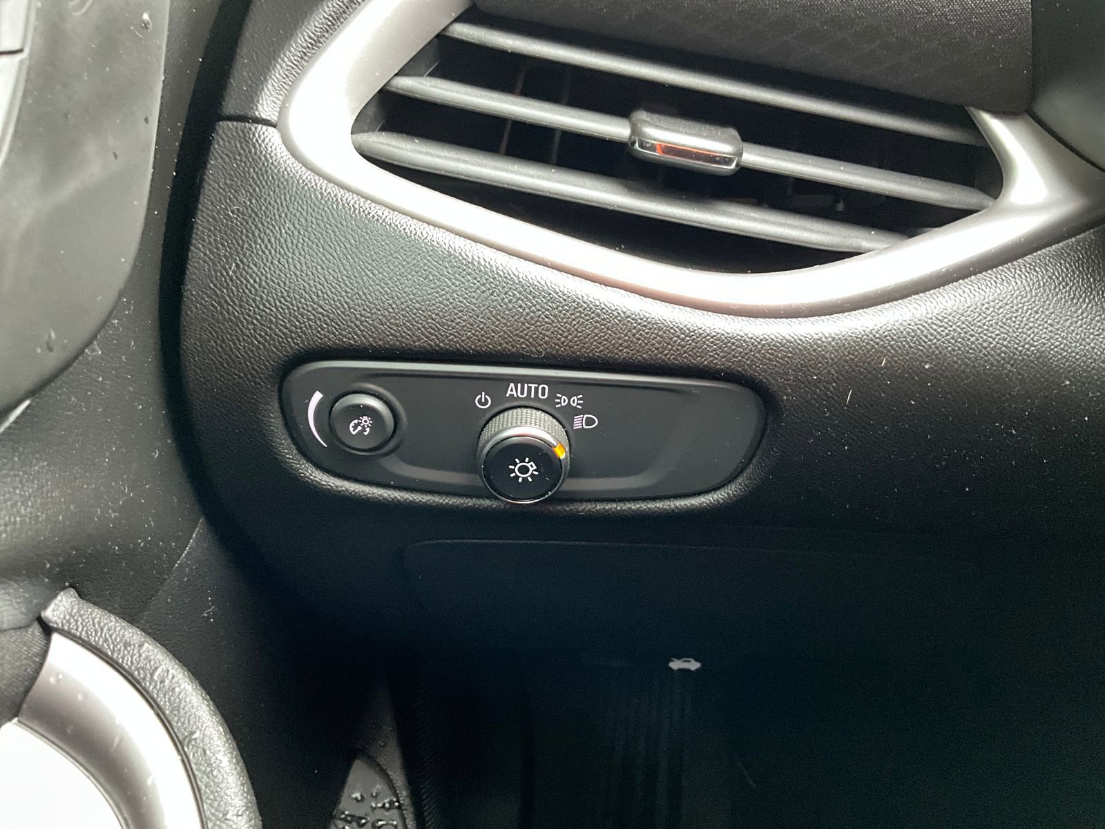 Used 2021 Chevrolet Malibu RS image 24