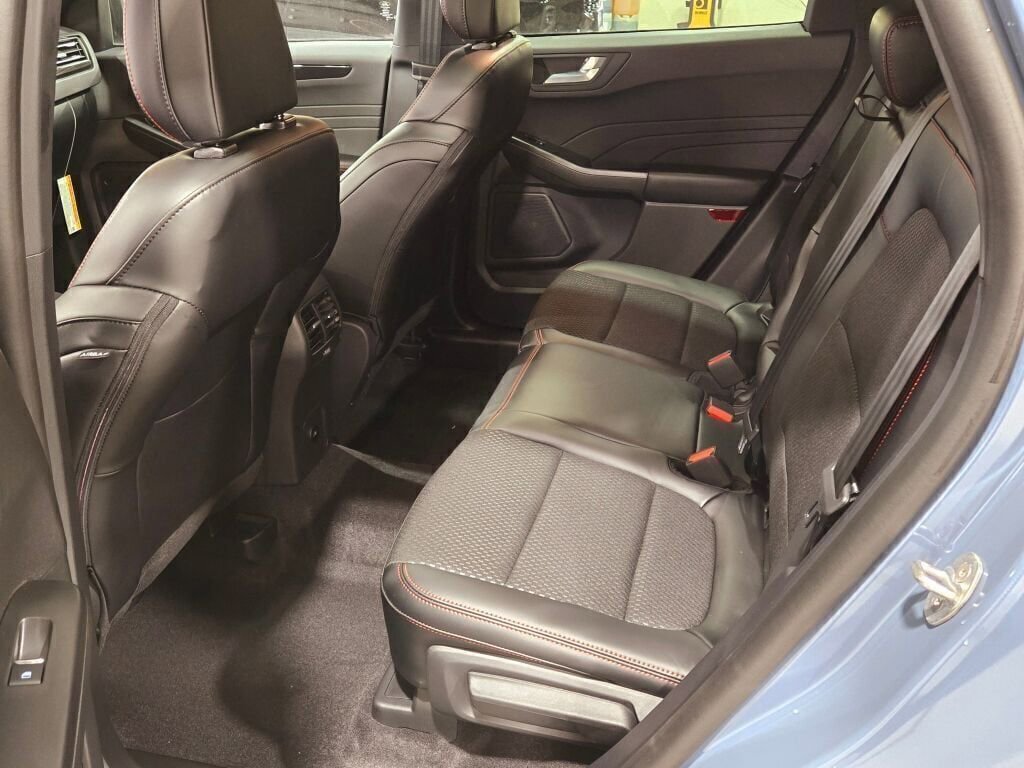 New 2025 Ford Escape ST-Line w/ Tech Pack #1 image 18