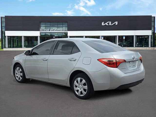 Used 2017 Toyota Corolla LE FWD image 3