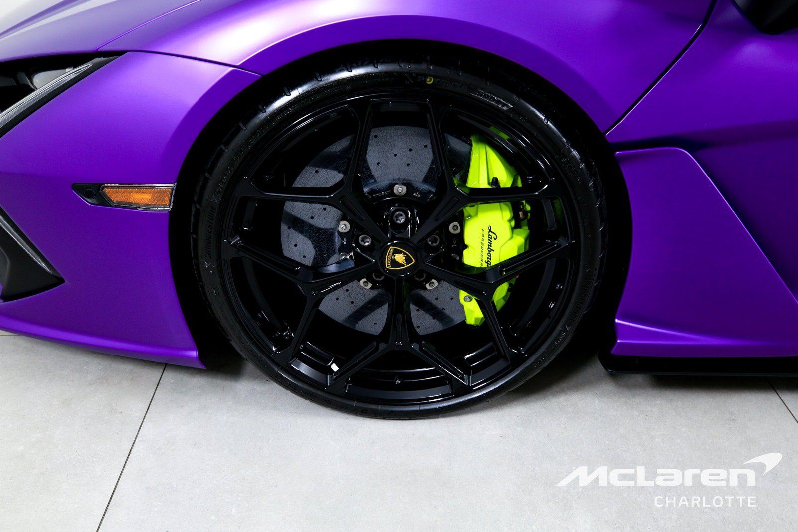 Used 2025 Lamborghini Revuelto AWD/4WD image 30