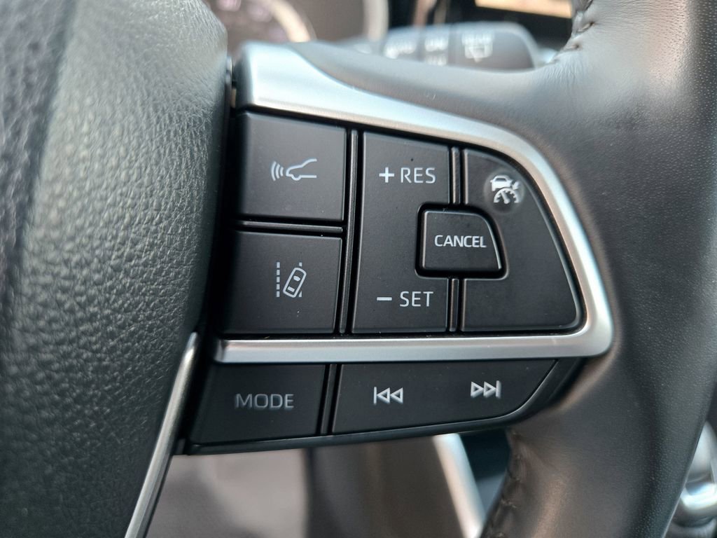 Used 2023 Toyota Highlander Bronze Edition image 16