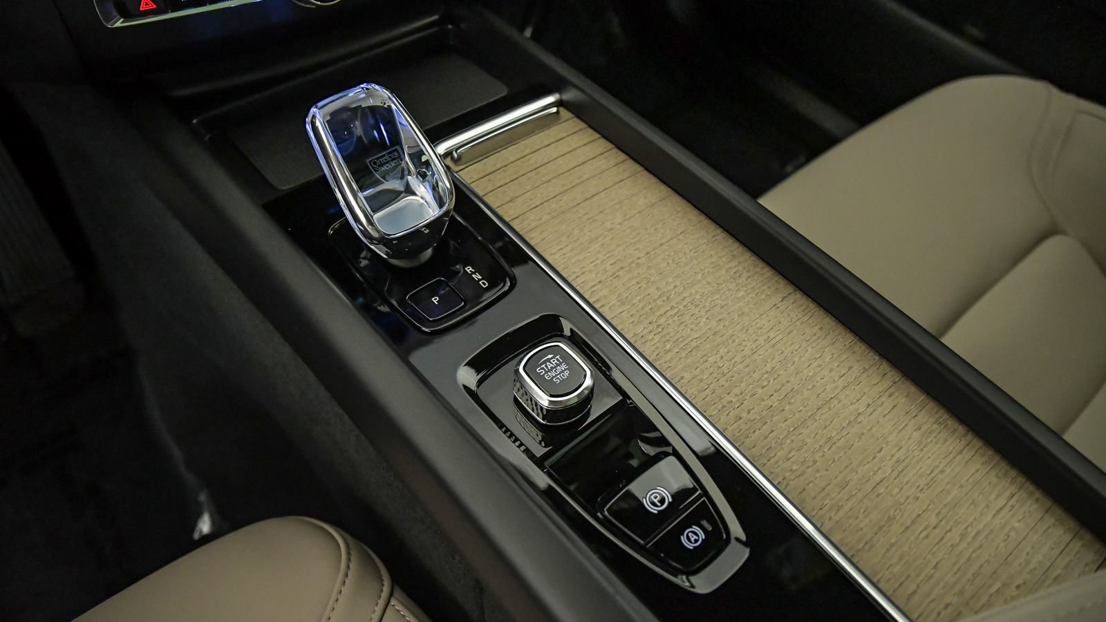 Certified 2026 Volvo XC60 B5 Plus w/ Protection Package Premier AWD/4WD image 20
