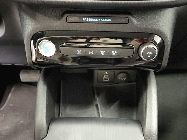 Used 2025 Ford Escape Platinum image 29