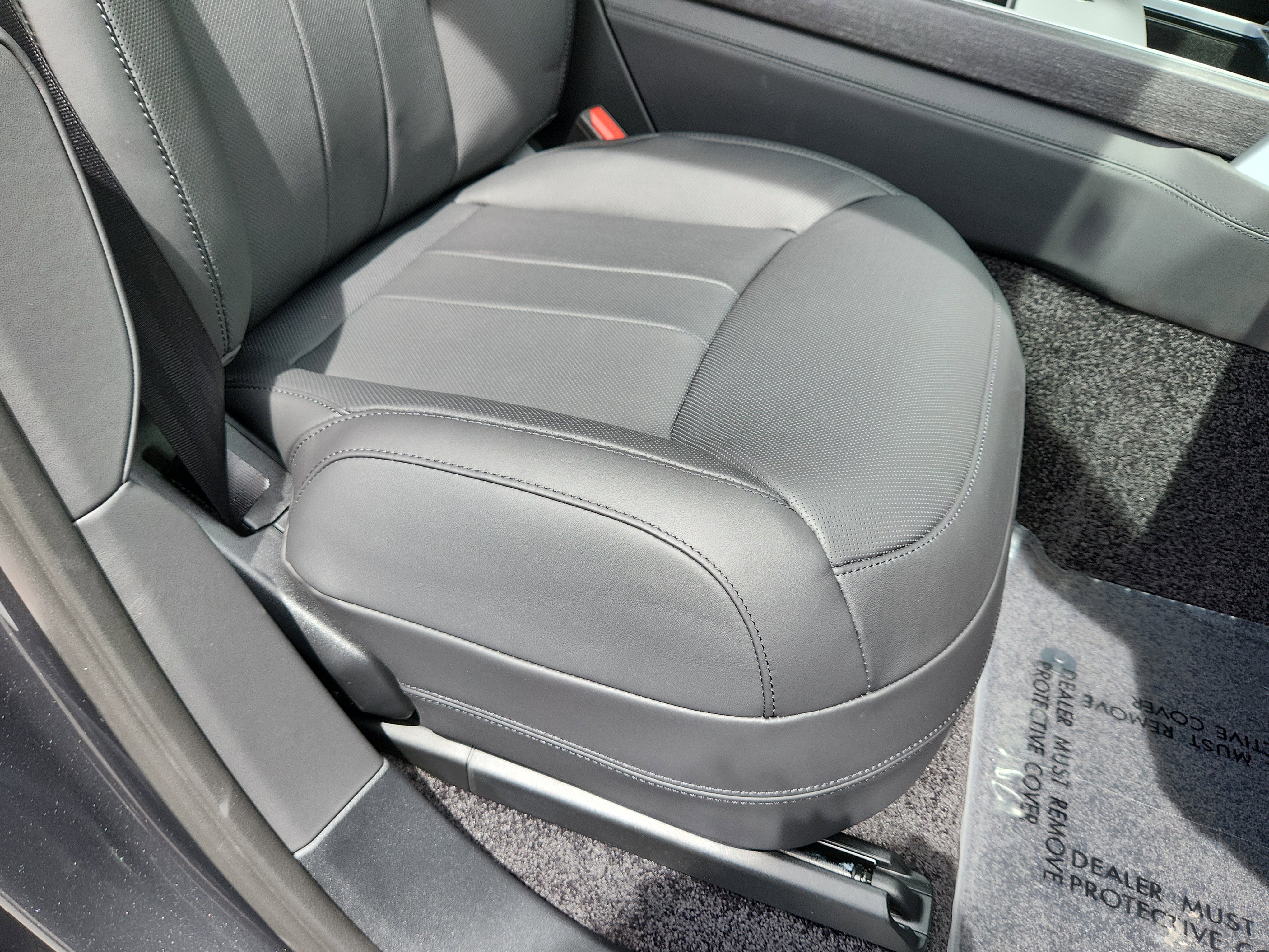 New 2025 Land Rover Range Rover SE image 17