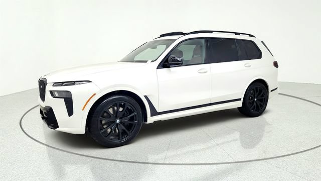 Used 2023 BMW X7 M60i AWD/4WD image 4