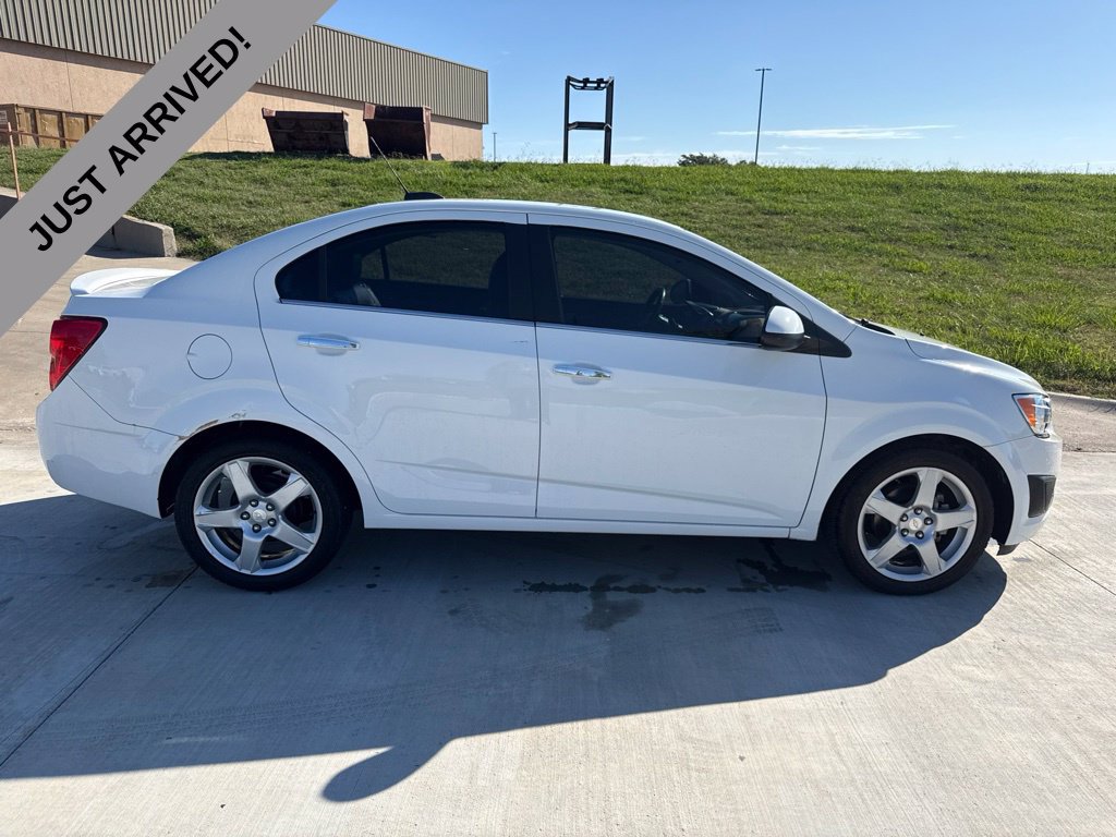 Used 2015 Chevrolet Sonic LTZ FWD image 4