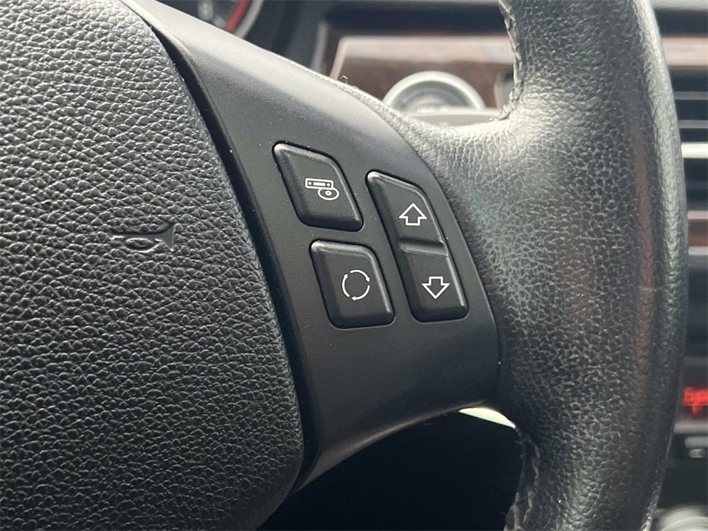 Used 2010 BMW 335i xDrive Sedan image 21