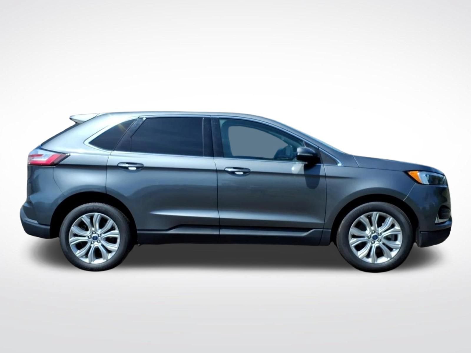 Used 2022 Ford Edge Titanium AWD/4WD image 7