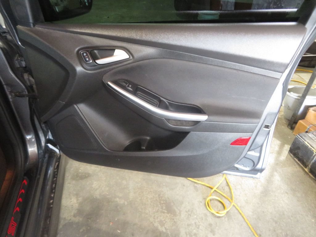Used 2016 Ford Focus ST FWD image 30