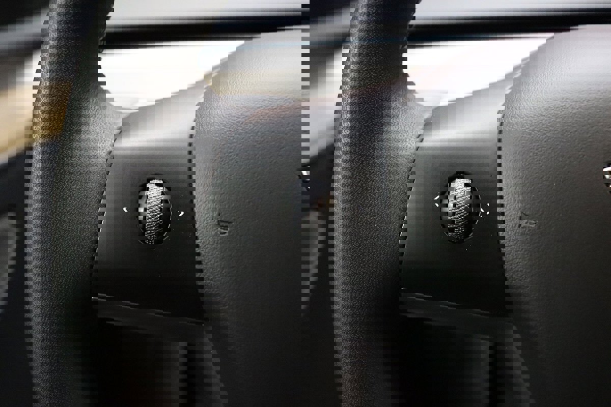 Used 2023 Tesla Model Y Long Range image 44