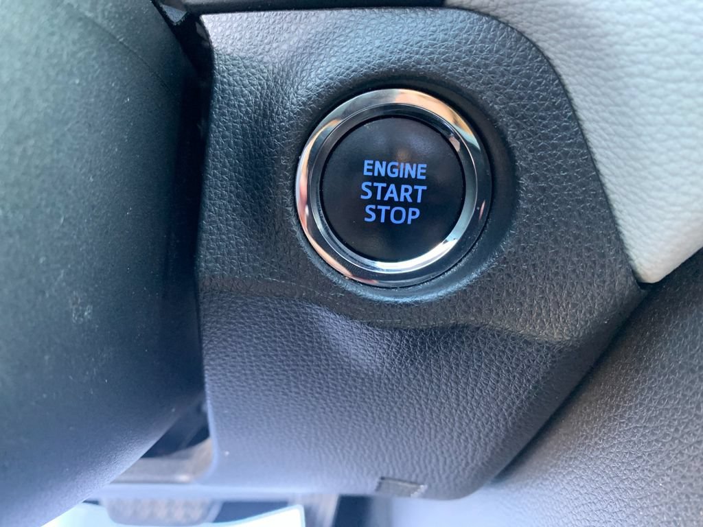Used 2020 Toyota RAV4 XLE Premium AWD/4WD image 27