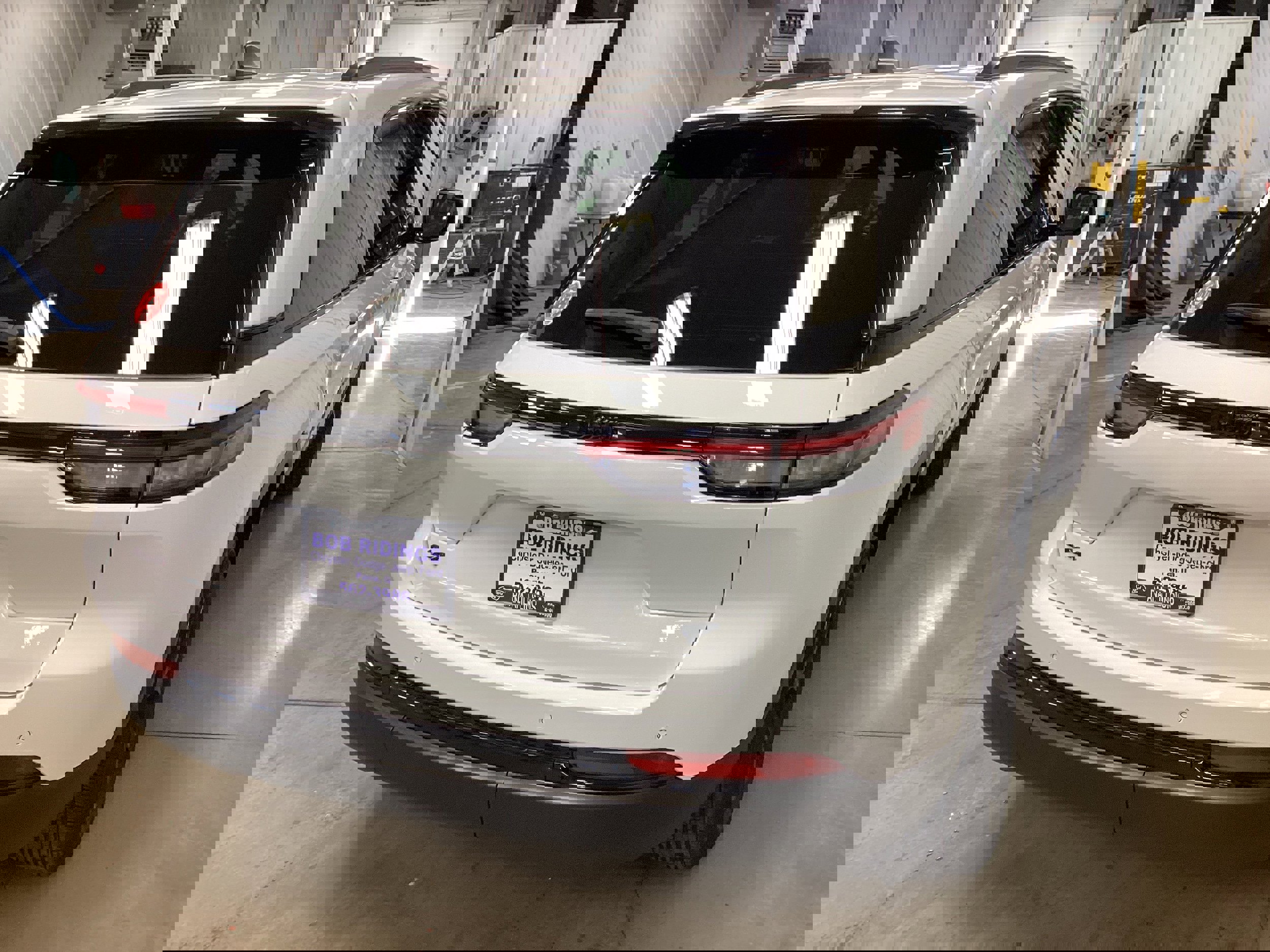 Used 2024 Jeep Grand Cherokee Altitude image 7