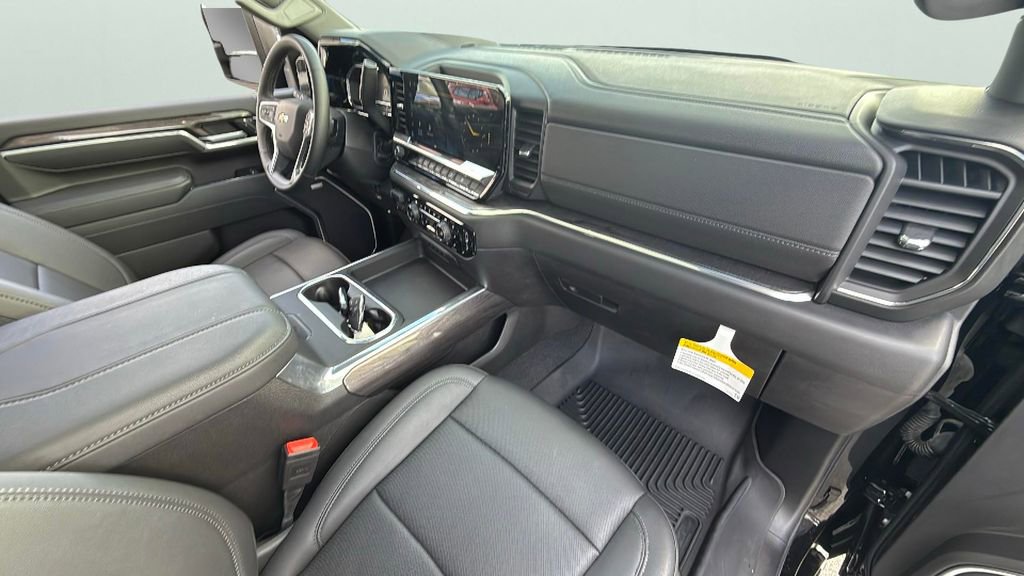 Certified 2025 Chevrolet Silverado 2500 LTZ w/ LTZ Premium Package image 51