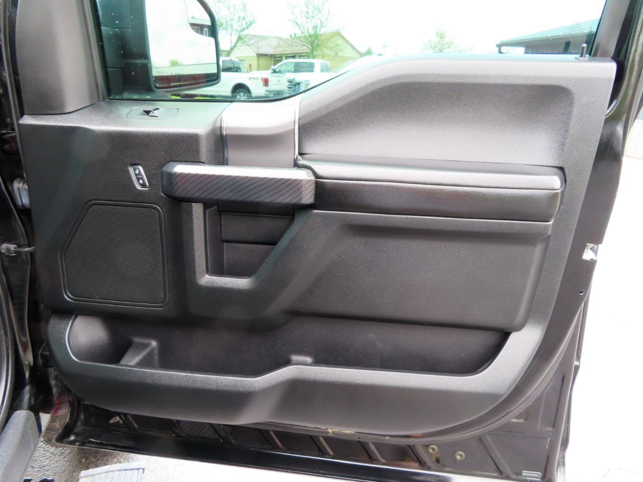 Used 2016 Ford F150 XLT w/ Equipment Group 302A Luxury AWD/4WD image 47