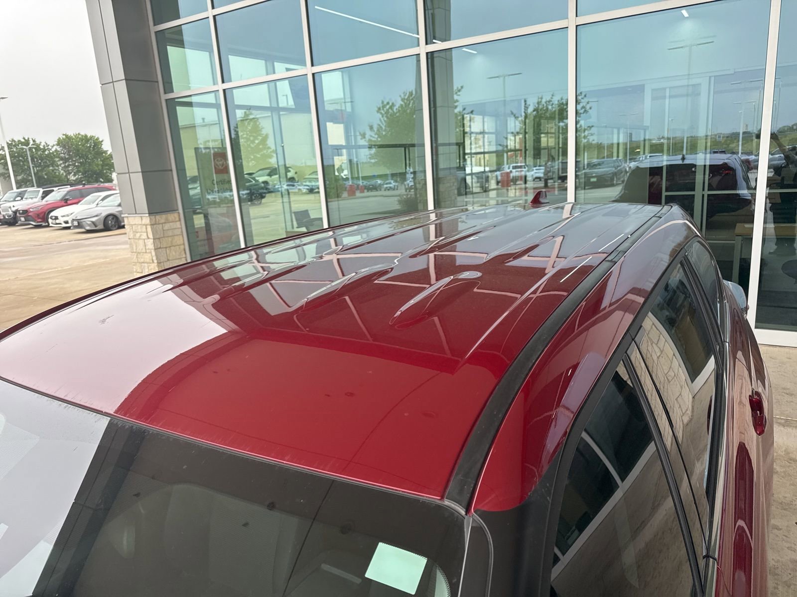 Used 2021 Toyota Highlander LE FWD image 11