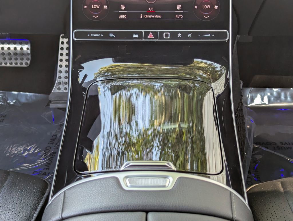 Used 2022 Mercedes-Benz S 580 4MATIC Sedan w/ AMG Line Package image 15