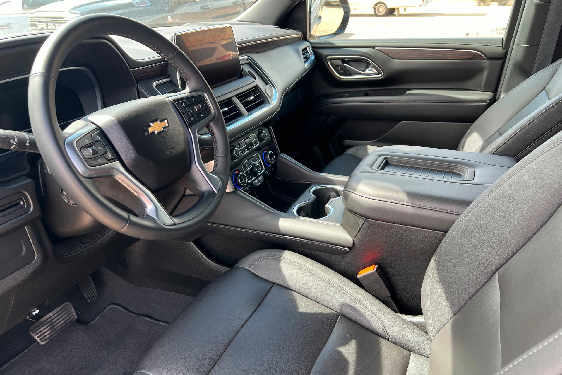 Used 2023 Chevrolet Tahoe LT w/ Luxury Package image 16