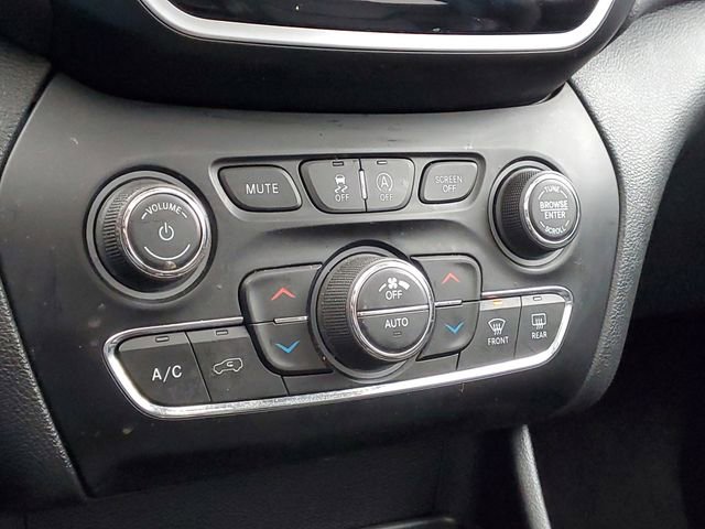 Used 2022 Jeep Cherokee Limited image 27