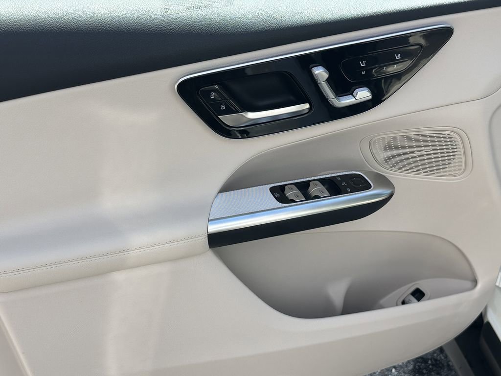 New 2026 Mercedes-Benz GLC 300 image 11